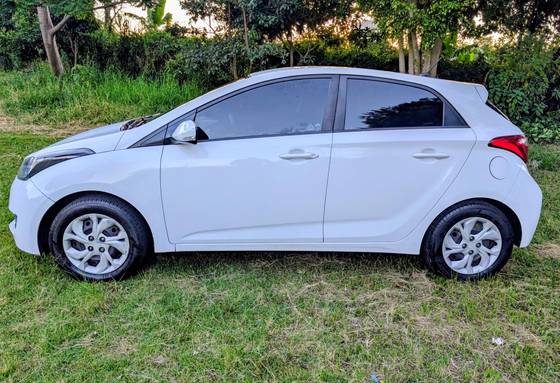 HYUNDAI HB20 1.6 COMFORT PLUS 16V FLEX 4P MANUAL